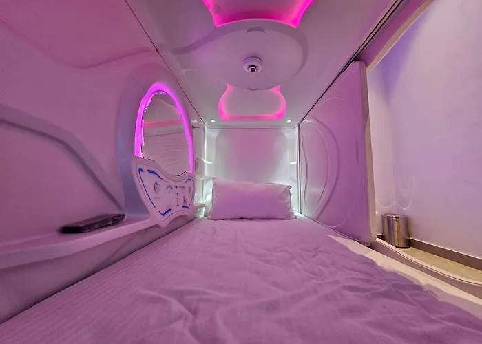 Dg Pods Hotel